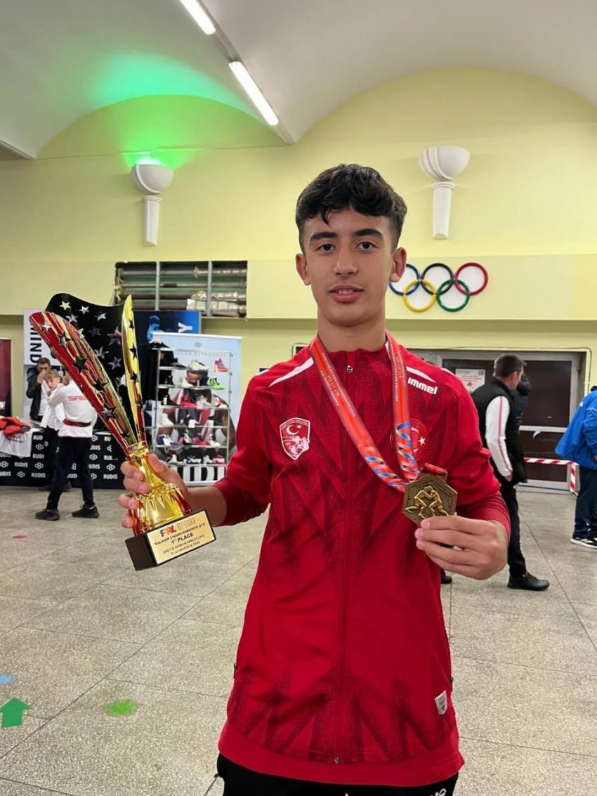 SELÇUKLU BELEDİYESPORLU MUHAMMET ALİ ÖZEN’DEN AVRUPA ÜÇÜNCÜLÜĞÜ