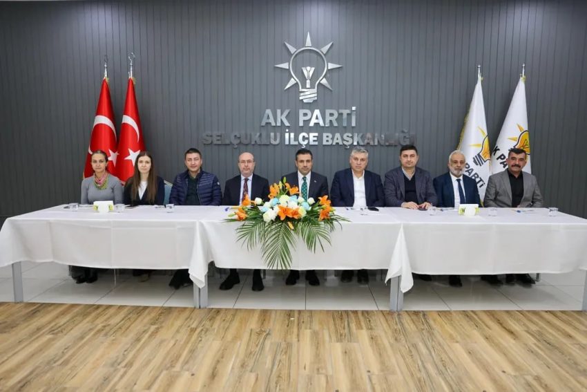 BAŞKAN PEKYATIRMACI MAHALLE BAŞKANLARIYLA BİR ARAYA GELDİ