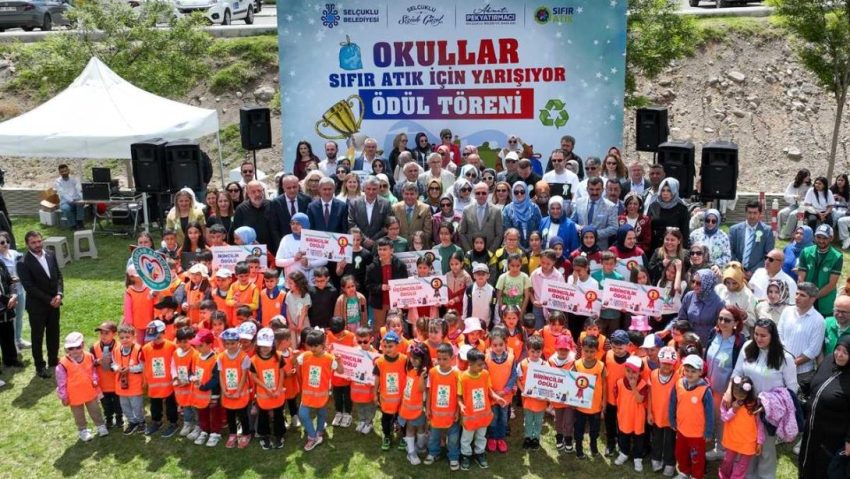 SELÇUKLU’DA SIFIR ATIK İÇİN YARIŞAN OKULLAR ÖDÜLLENDİRİLDİ