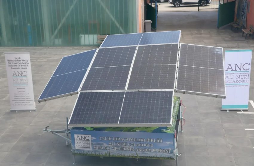 MESLEK LİSELİ GENÇLERDEN AFETLERE KARŞI YENİLİKÇİ GÜNEŞ ENERJİLİ KALKAN