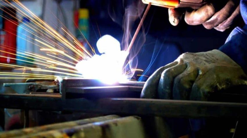 GELECEĞİN MESLEKLERİ İÇİN YENİ EĞİTİM MODELİ HAYATA GEÇİRİLİYOR