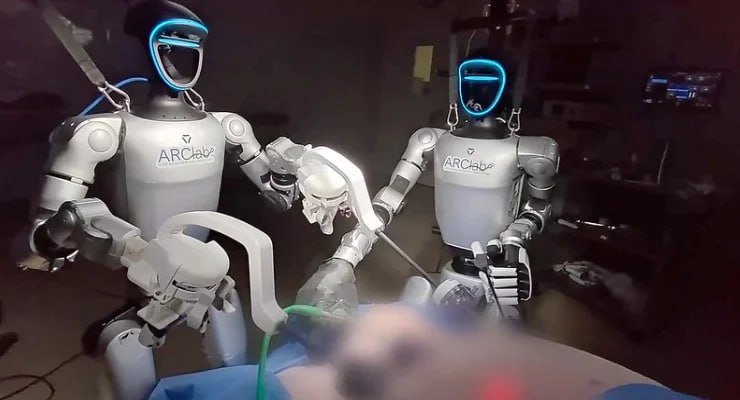 İNSANSI ROBOTLAR İLK KEZ CANLI HAYVAN ÜZERİNDE AMELİYAT GERÇEKLEŞTİRDİ