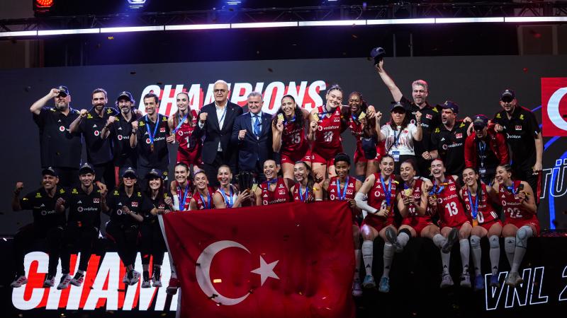 DÜNYA DEVİNE KARŞI BÜYÜK ZAFER: FİLENİN SULTANLARI ŞAMPİYON