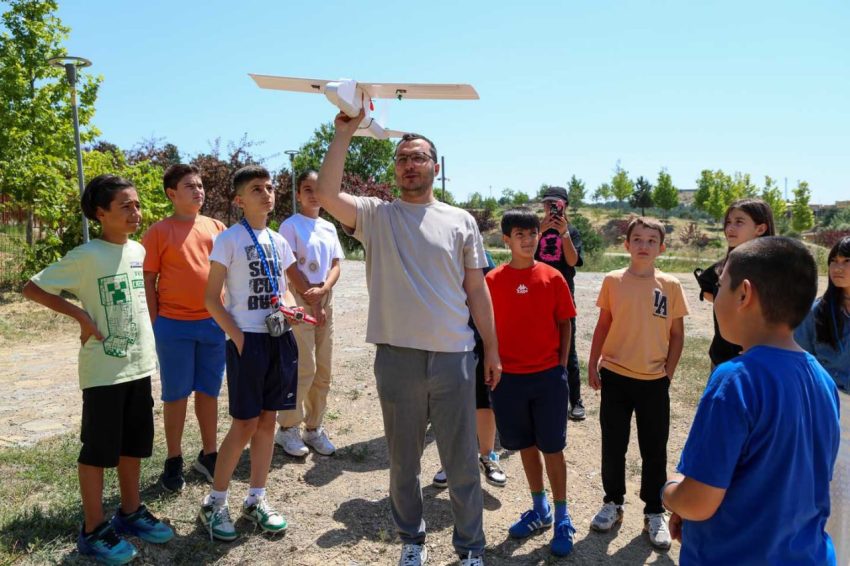 SELÇUKLU’DA ÖĞRENCİLER İÇİN HAVACILIK VE UZAY YAZ KURSU BAŞLADI