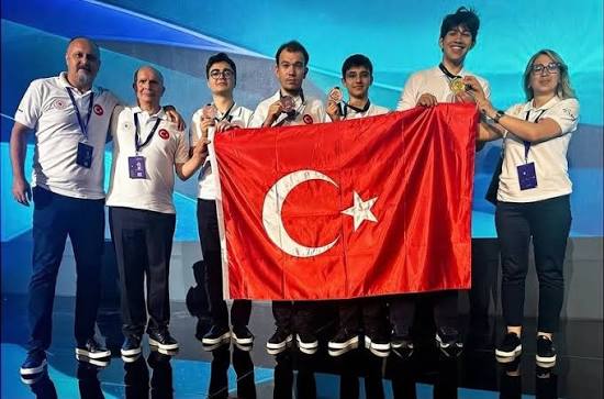 TÜRKİYE, NÜKLEER BİLİM OLİMPİYATI’NA İLK KATILIMINDA 4 MADALYA KAZANDI
