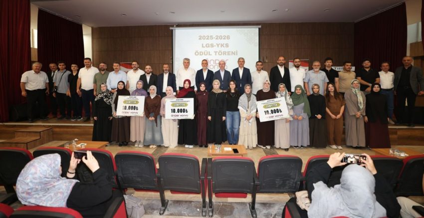 İMAM HATİPLİ ÖĞRENCİLERİN YKS VE LGS BAŞARISI ÖDÜLLENDİRİLDİ