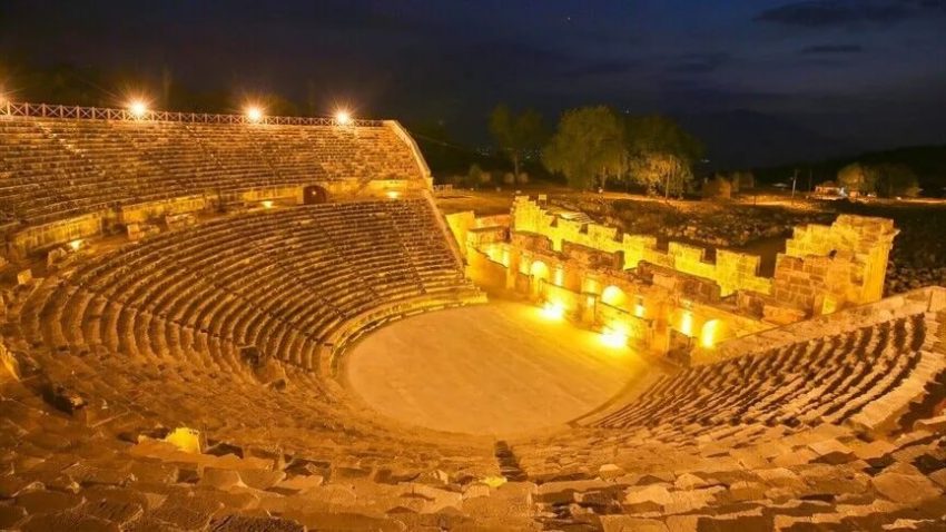 TLOS ANTİK TİYATROSU GÜNEŞ ENERJİSİYLE AYDINLANACAK