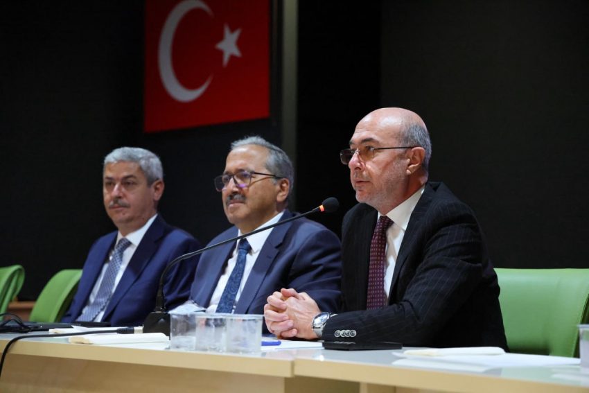 BAŞKAN PEKYATIRMACI, YENİ EĞİTİM ÖĞRETİM YILI ÖNCESİ OKUL MÜDÜRLERİYLE BİR ARAYA GELDİ