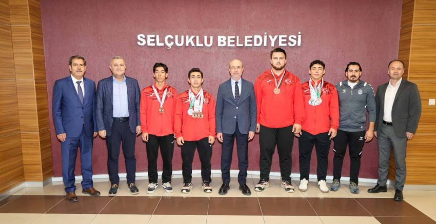 SELÇUKLU’NUN ŞAMPİYON SPORCULARI BAŞKAN PEKYATIRMACI İLE BULUŞTU