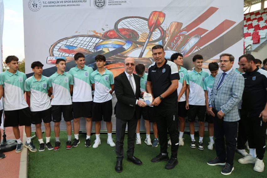 AMATÖR SPOR HAFTASI’NDA SELÇUKLU’YA ÇİFTE GURUR